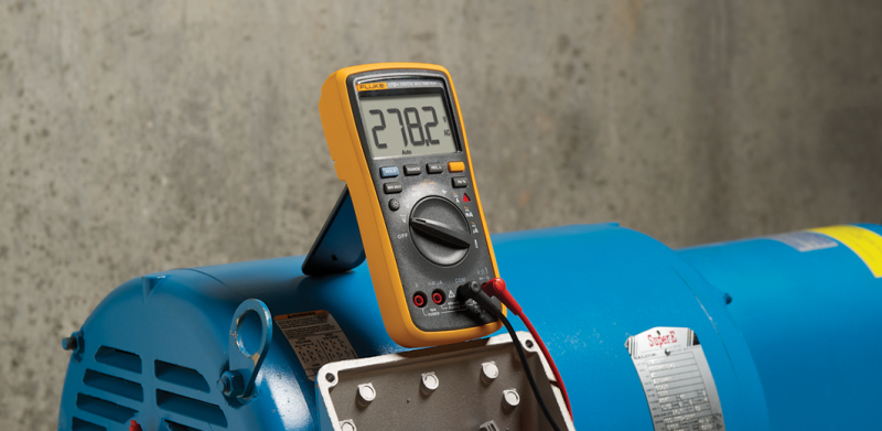 Prevádzkové digitálne multimetry Fluke 15B+/Fluke 17B+ a „vreckový“ klešťový multimeter Fluke 301D