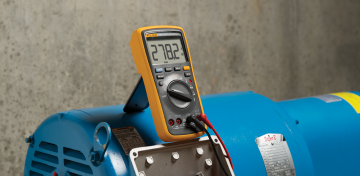 Prevádzkové digitálne multimetry Fluke 15B+/Fluke 17B+ a „vreckový“ klešťový multimeter Fluke 301D