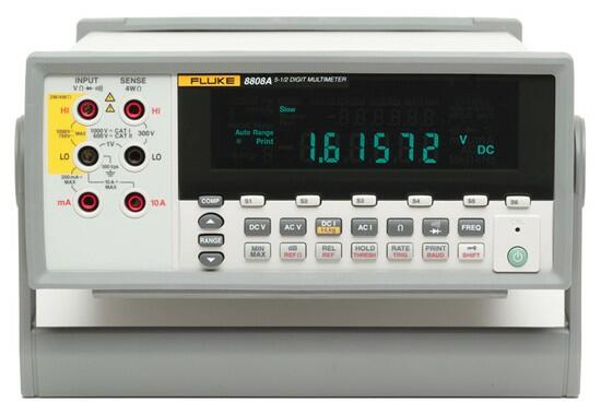 Stolný digitálny 5,5 miestny multimeter Fluke 8808A
