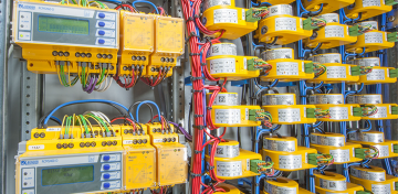 Vyššia spoľahlivosť elektrických obvodov  vďaka monitoringu reziduálnych prúdov  prístrojmi Bender