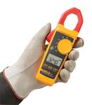 Fluke 324 - Kliešťový multimeter - v ruke