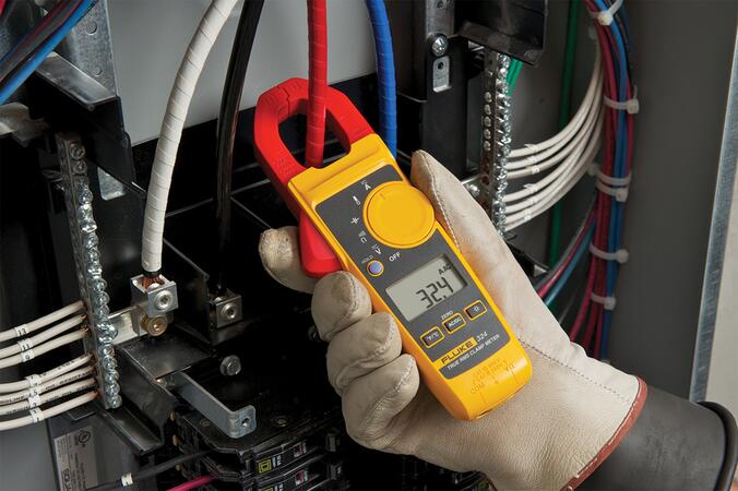 Fluke 324 - Kliešťový multimeter - v praxi