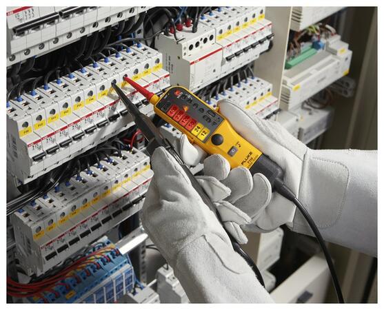 Fluke T110 - Skúšačka napätia s LED, meranie