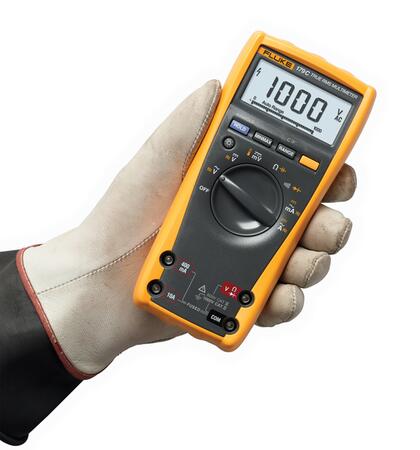 Fluke 179 - Digitálny multimeter - v ruke