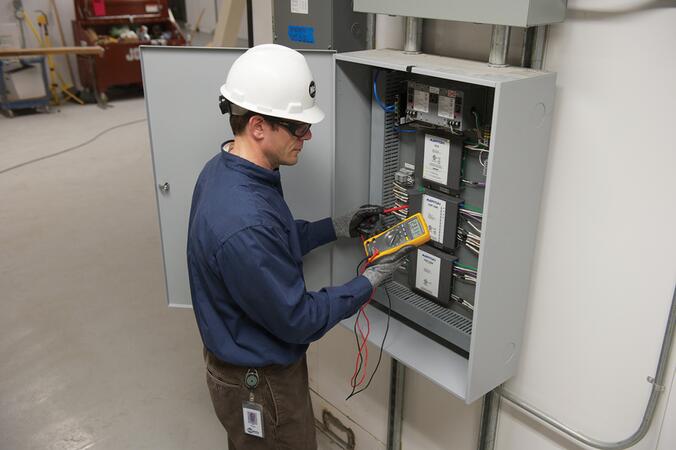 Fluke 177 - Digitálny multimeter - v praxi
