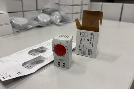 Termostaty do rozvaděčů skladem v naší nabídce