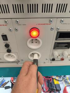 Zkoušečky napětí v praxi